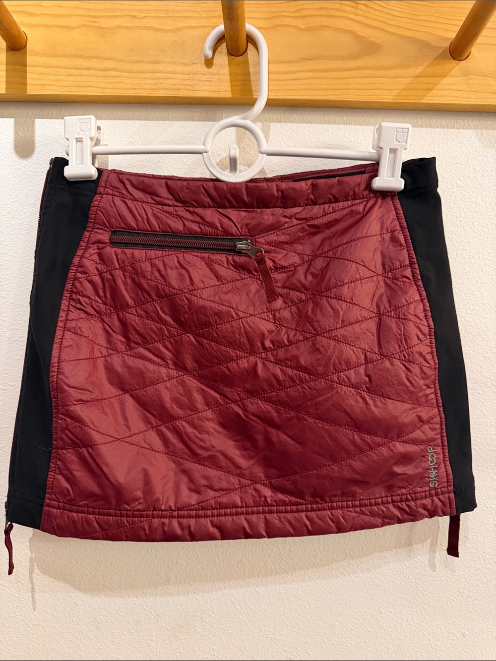Performance Quilted Mini Skirt in Burgundy with Black Panels